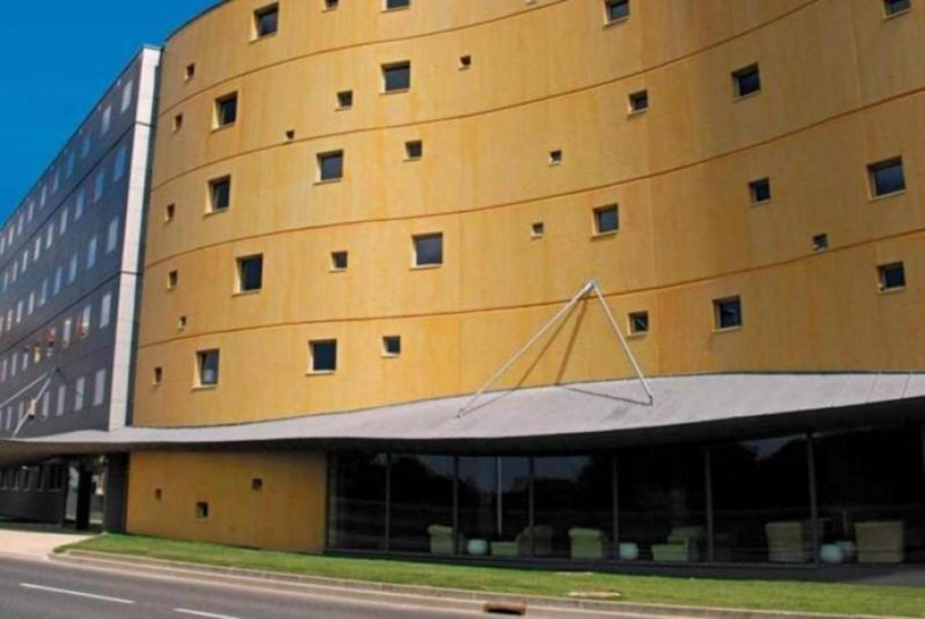 Standing Hotel Suites By Actisource Roissy-en-France Luaran gambar