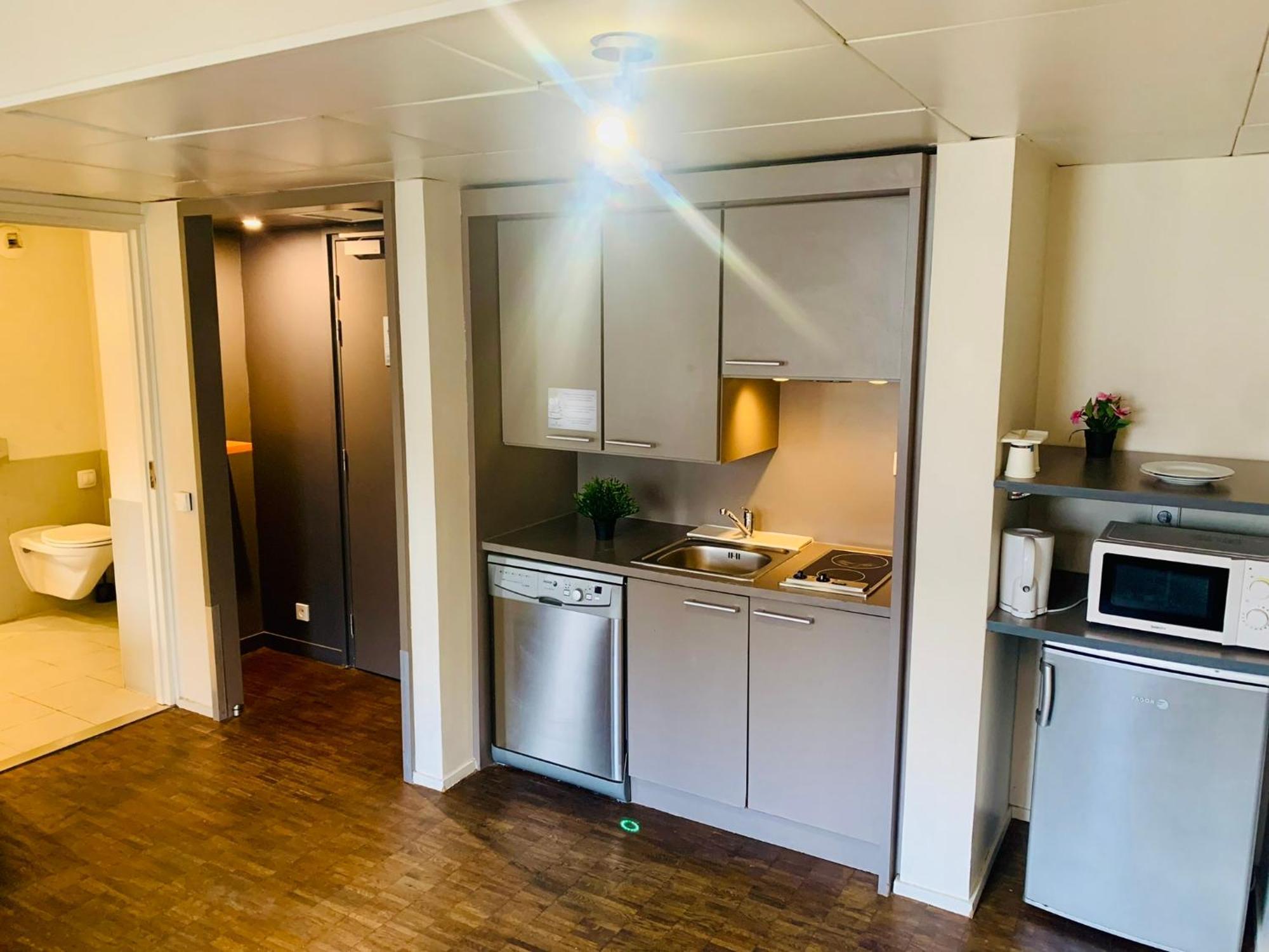 Standing Hotel Suites By Actisource Roissy-en-France Luaran gambar