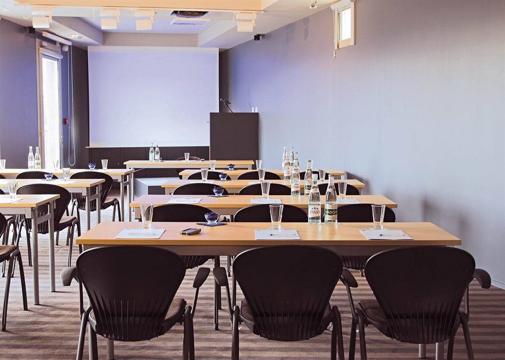 Standing Hotel Suites By Actisource Roissy-en-France Kemudahan gambar