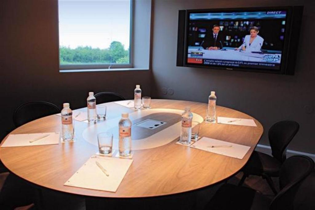 Standing Hotel Suites By Actisource Roissy-en-France Luaran gambar